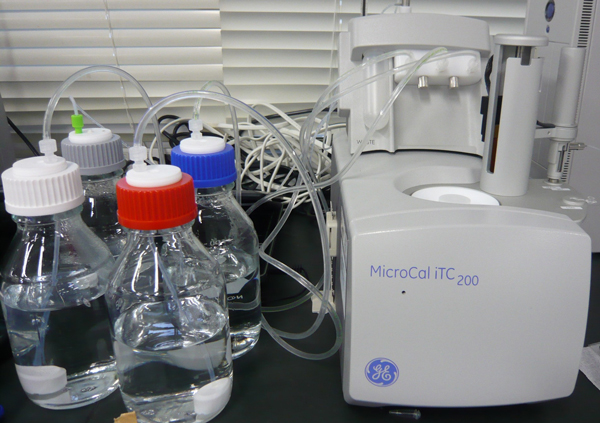 生体分子間相互作用・等温滴定型熱量測定装置 microCal iTC200